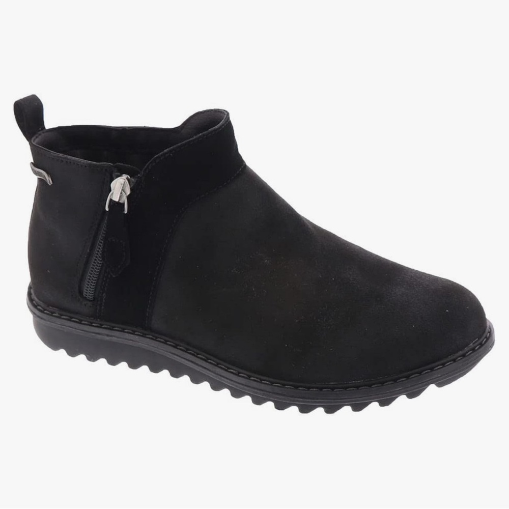Skechers Arch Fit ‘Mojave’ Black Suede Slip-On Booties.  Size 8’5.